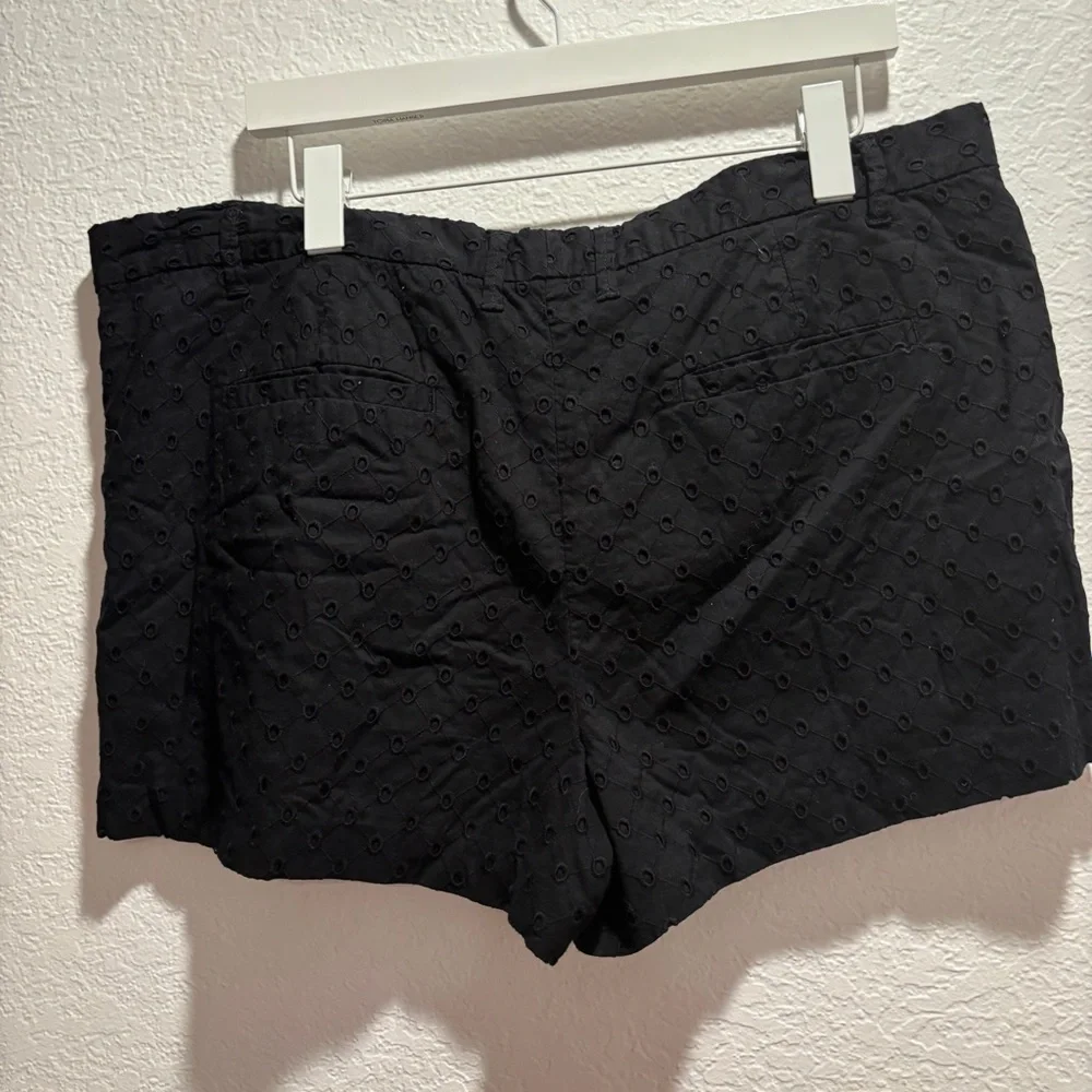 GAP Black Eyelet Cotton-Blend Shorts 16